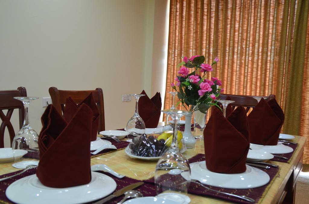 Myat Nan Yone Hotel Naypyidaw Екстер'єр фото