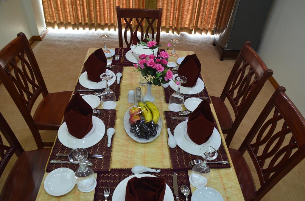 Myat Nan Yone Hotel Naypyidaw Екстер'єр фото
